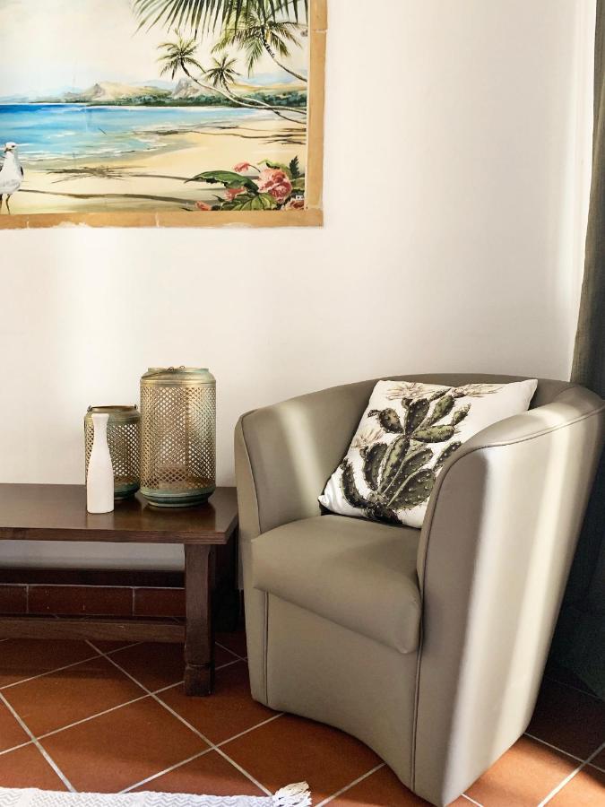 Upstairs - Lazy Terrace Villa Лече Екстериор снимка