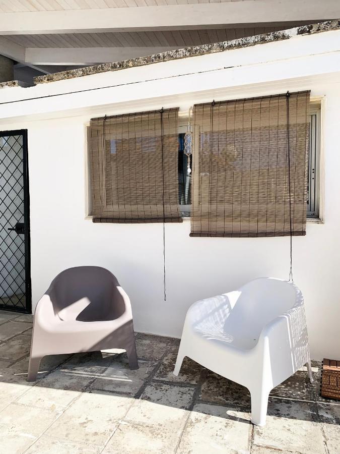 Upstairs - Lazy Terrace Villa Лече Екстериор снимка