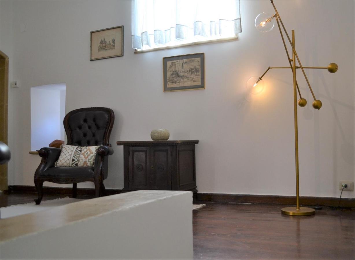 Upstairs - Lazy Terrace Villa Лече Екстериор снимка