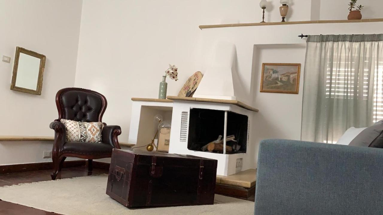 Upstairs - Lazy Terrace Villa Лече Екстериор снимка
